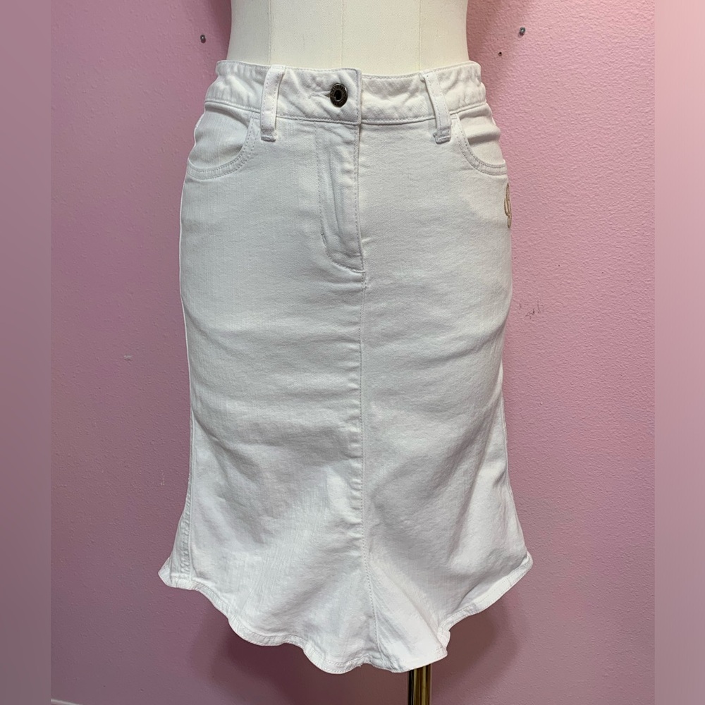 VTG Guess White Denim Skirt With Flared Mermaid-Style Bottom size 24
